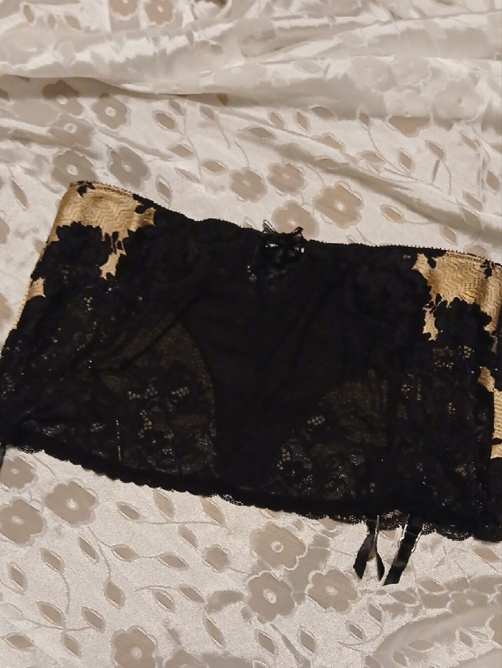 Victorias Secret Black Lace Garter Belt with Gold Underlay - Picture 3 of 7
